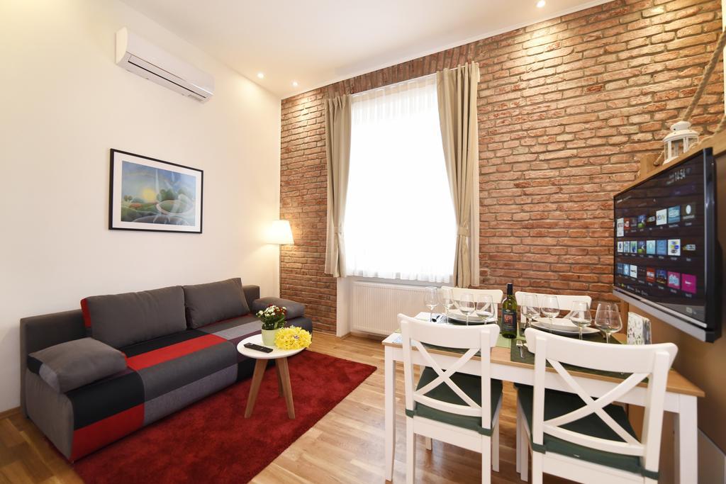 3 Hearts Apartment