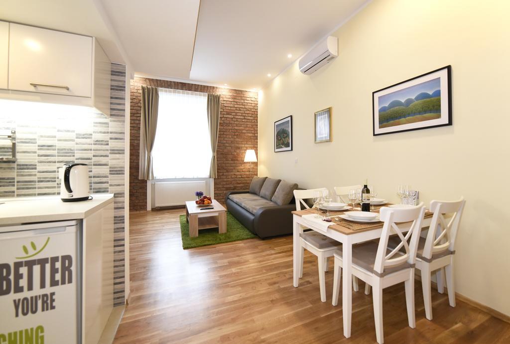 3 Hearts Apartment